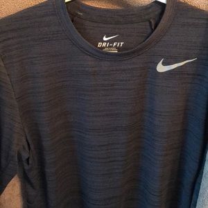 Men’s Nike long sleeve shirt